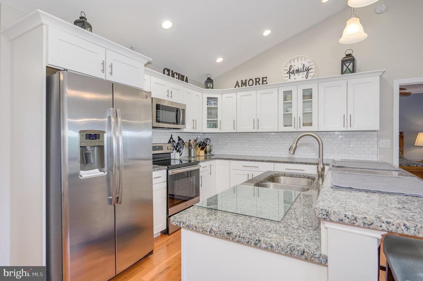 61 Twickenham Drive photo 41