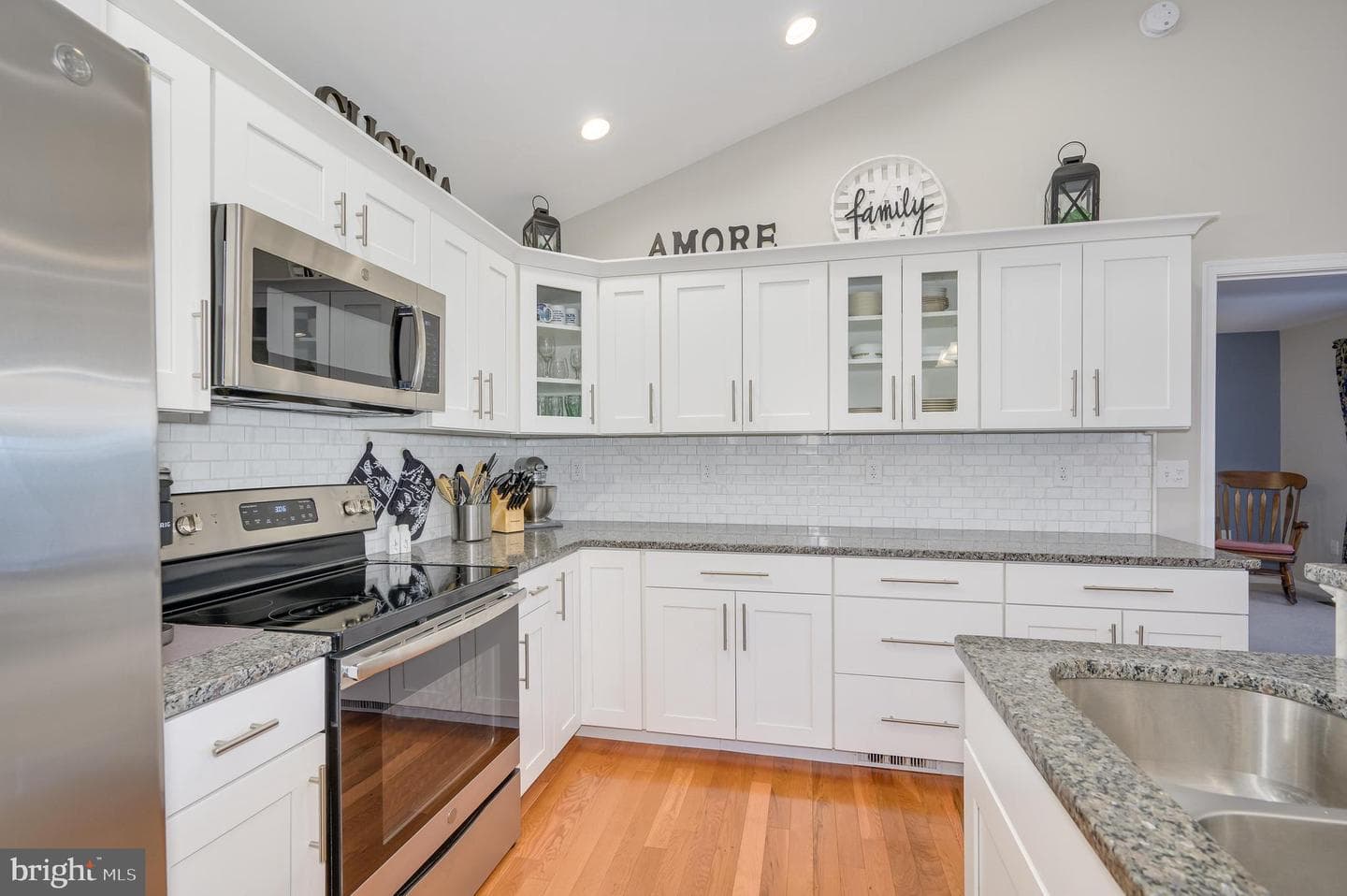 61 Twickenham Drive photo 43