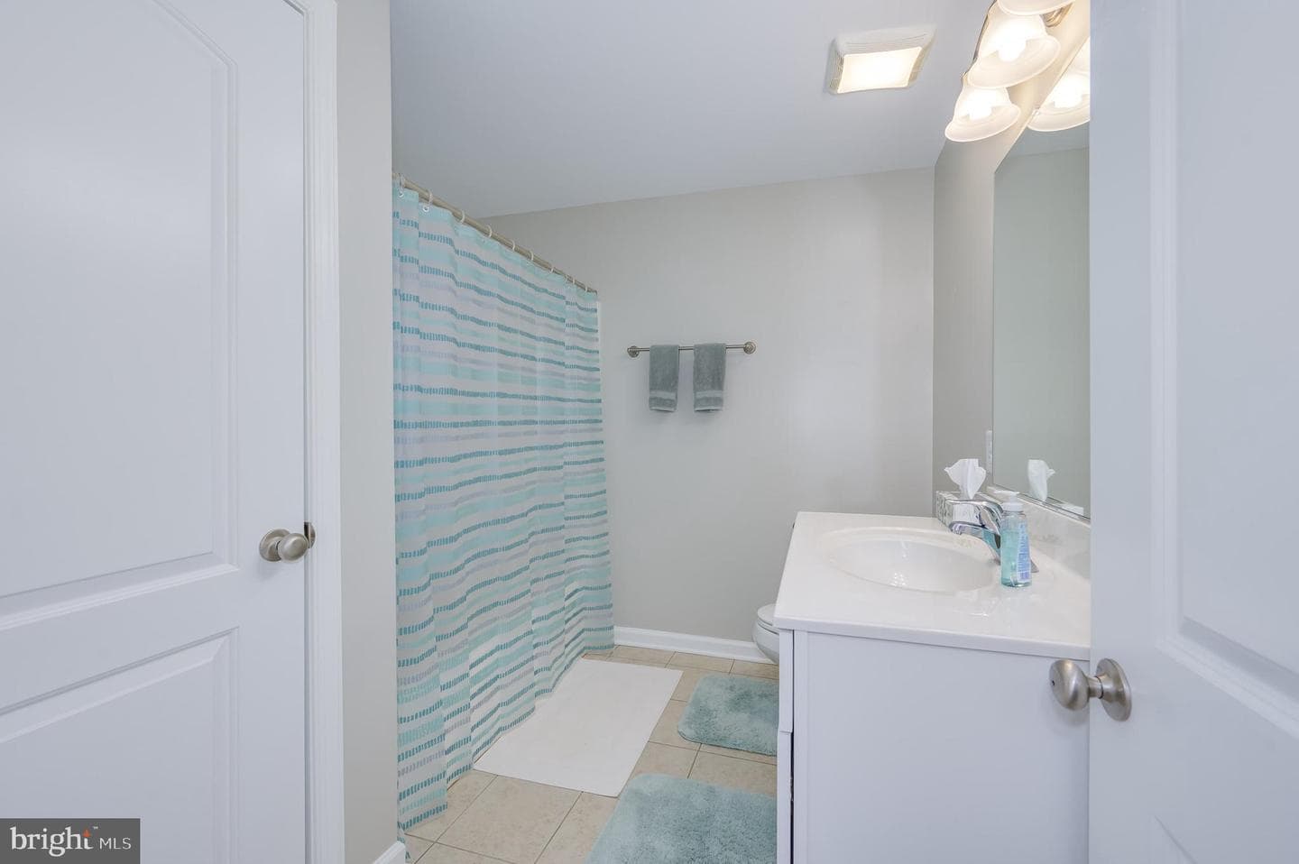 61 Twickenham Drive photo 57