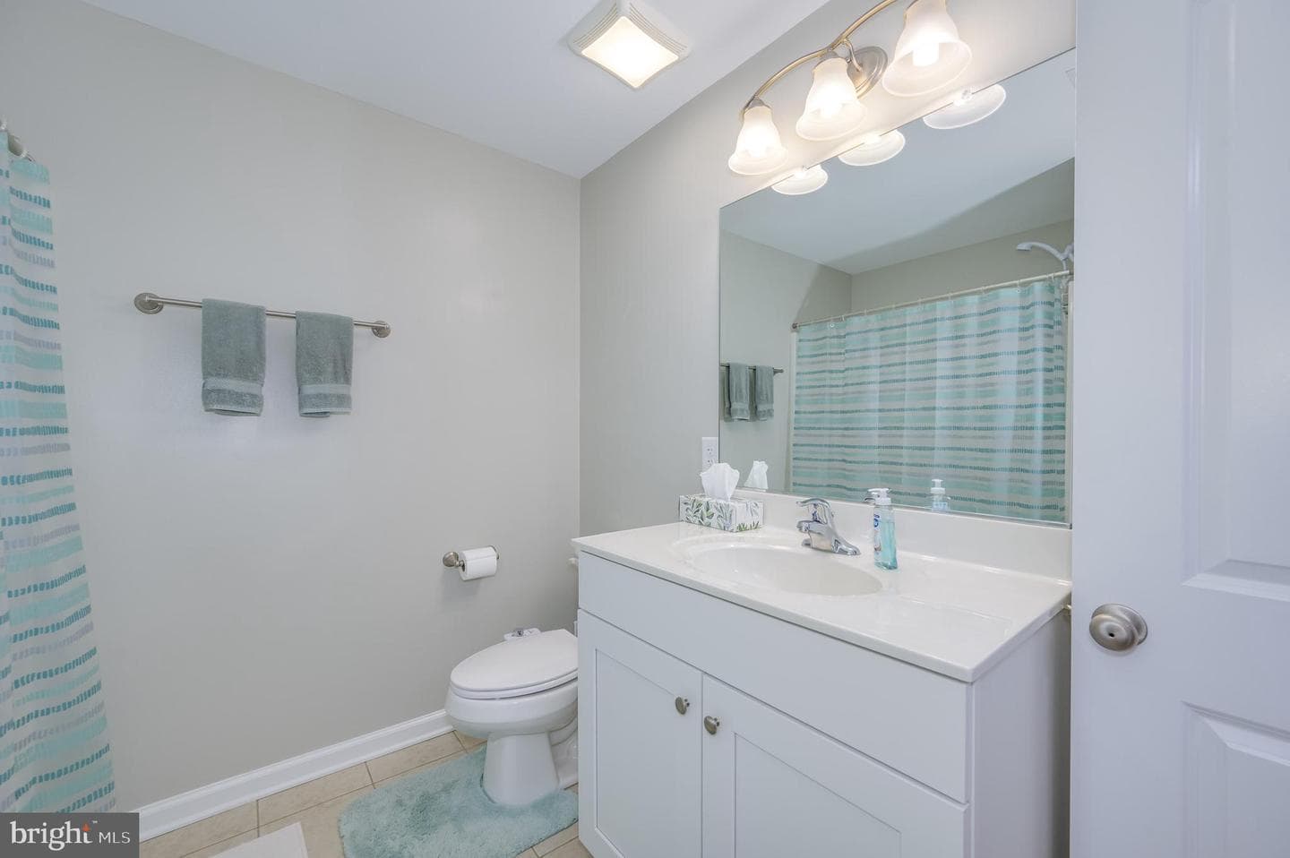 61 Twickenham Drive photo 58