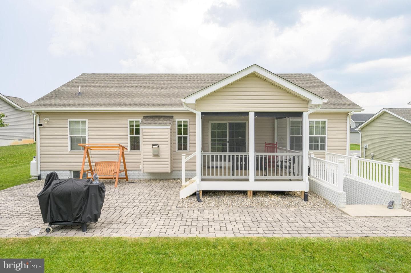 61 Twickenham Drive photo 68