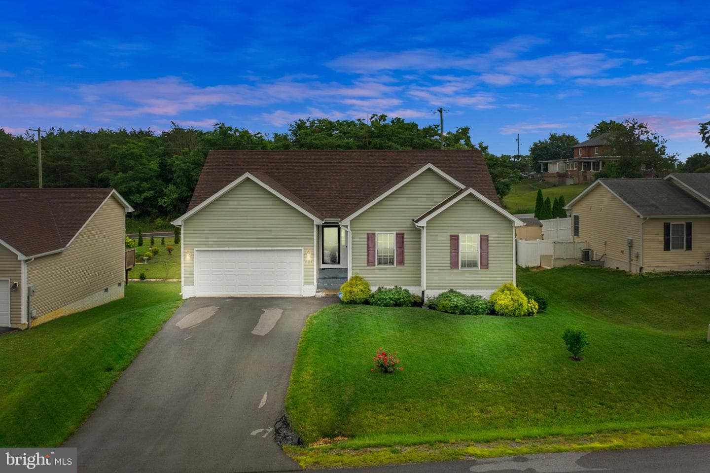 494 Ives Street photo 2