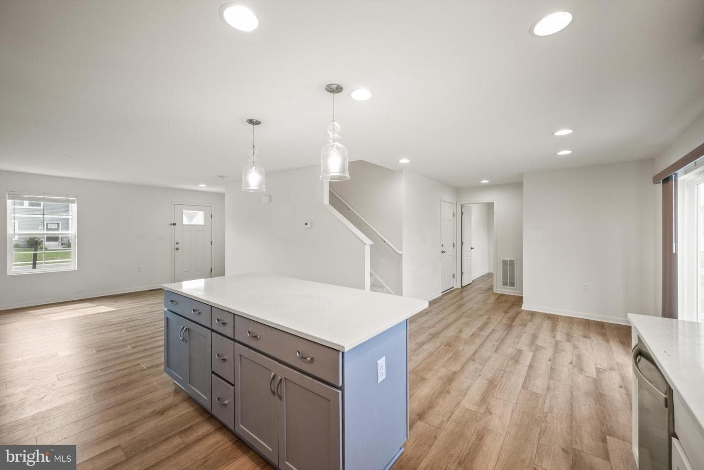 379 Eurasian Drive photo 12