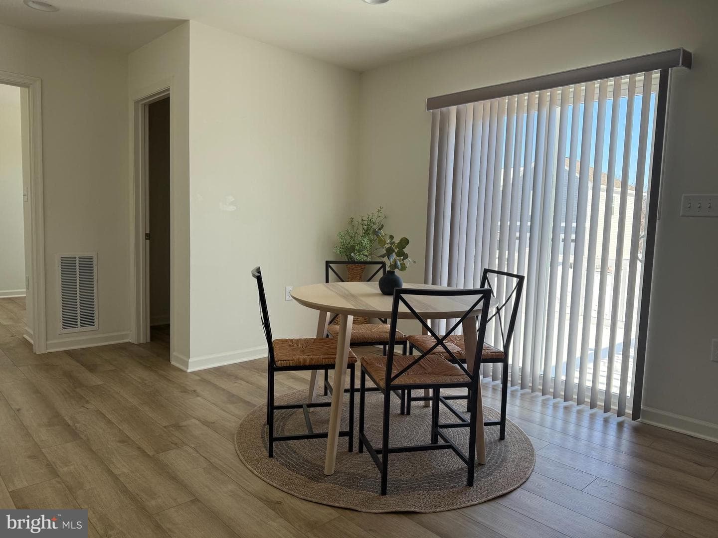 379 Eurasian Drive photo 15
