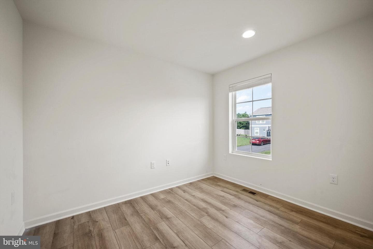 379 Eurasian Drive photo 18