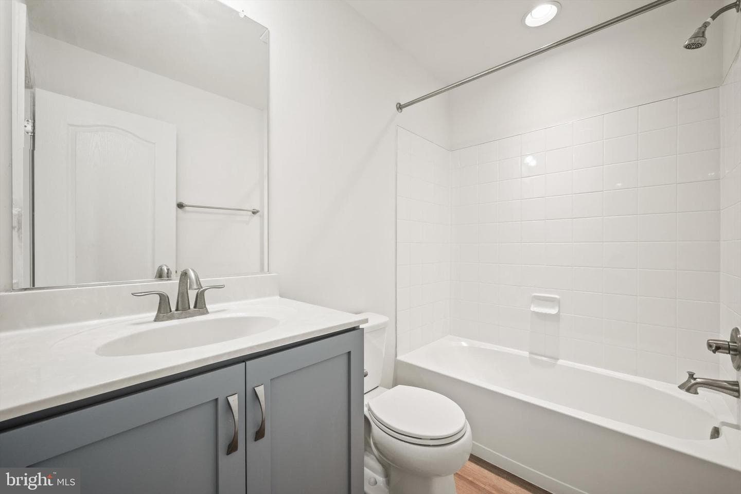 379 Eurasian Drive photo 24