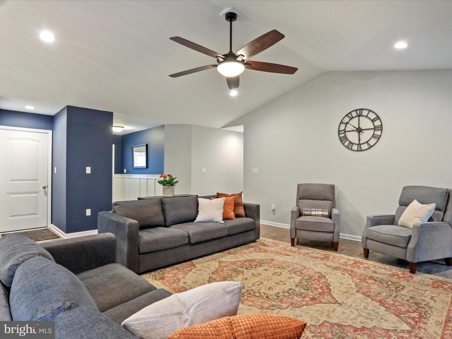443 Executive Way photo 11
