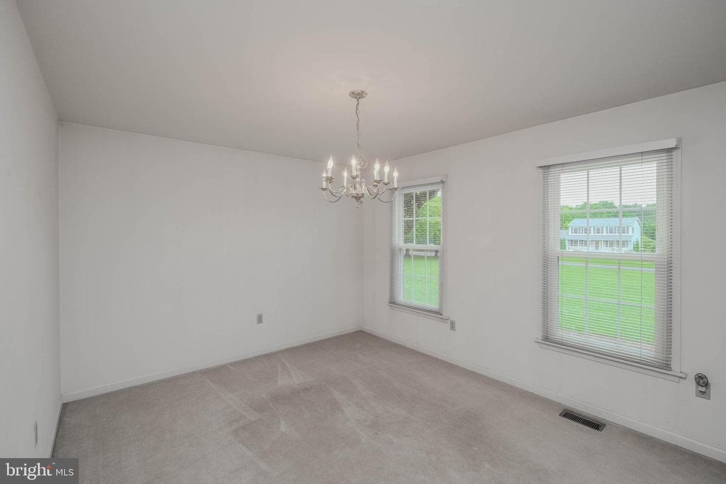 89 Hadrian Court photo 34