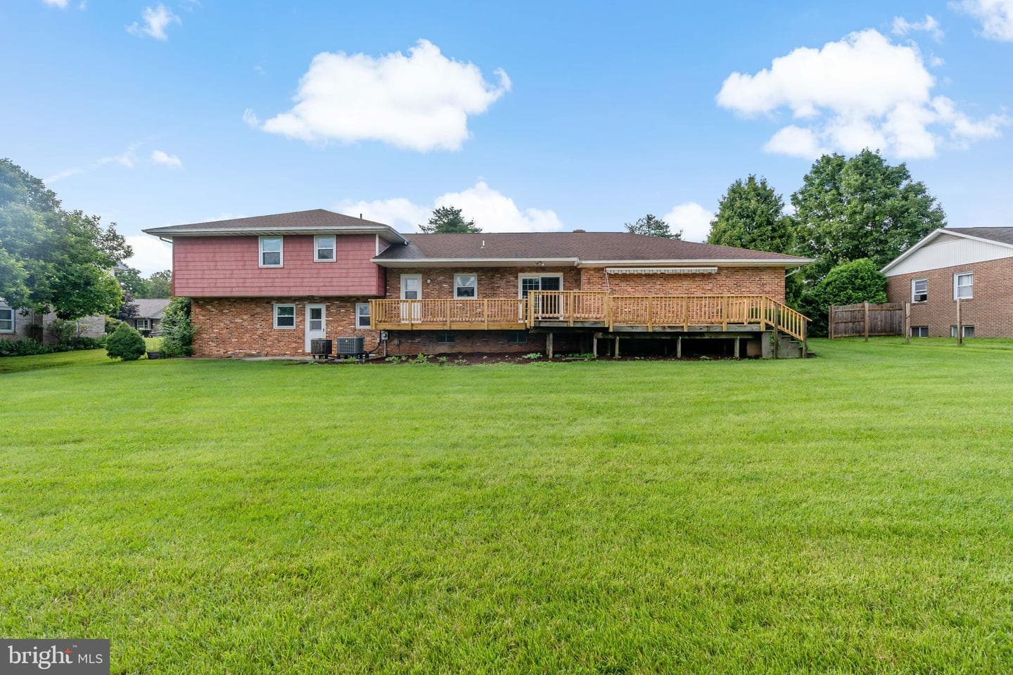 319 Hermitage Drive photo 5
