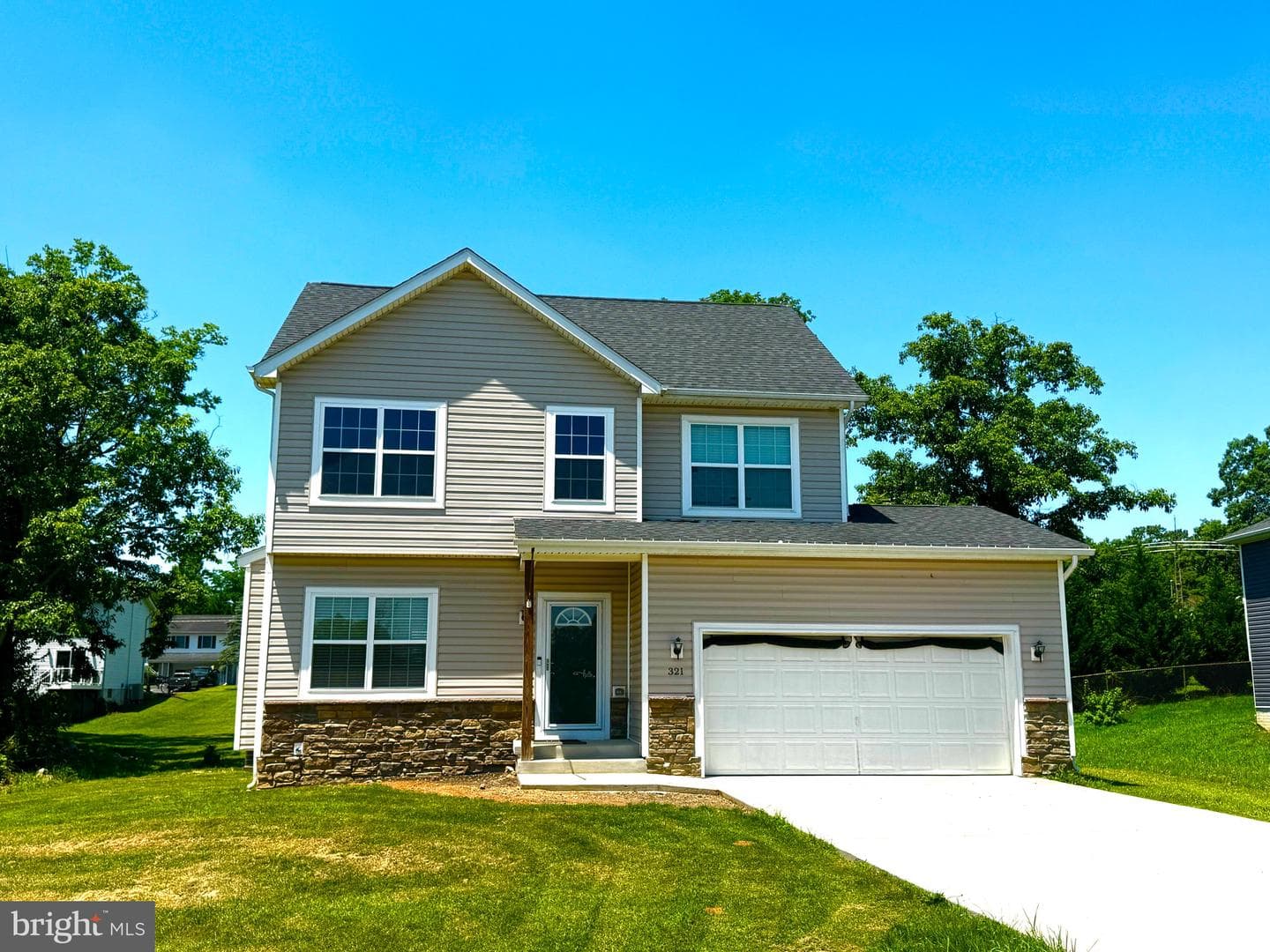 321 Coralberry Drive photo 2
