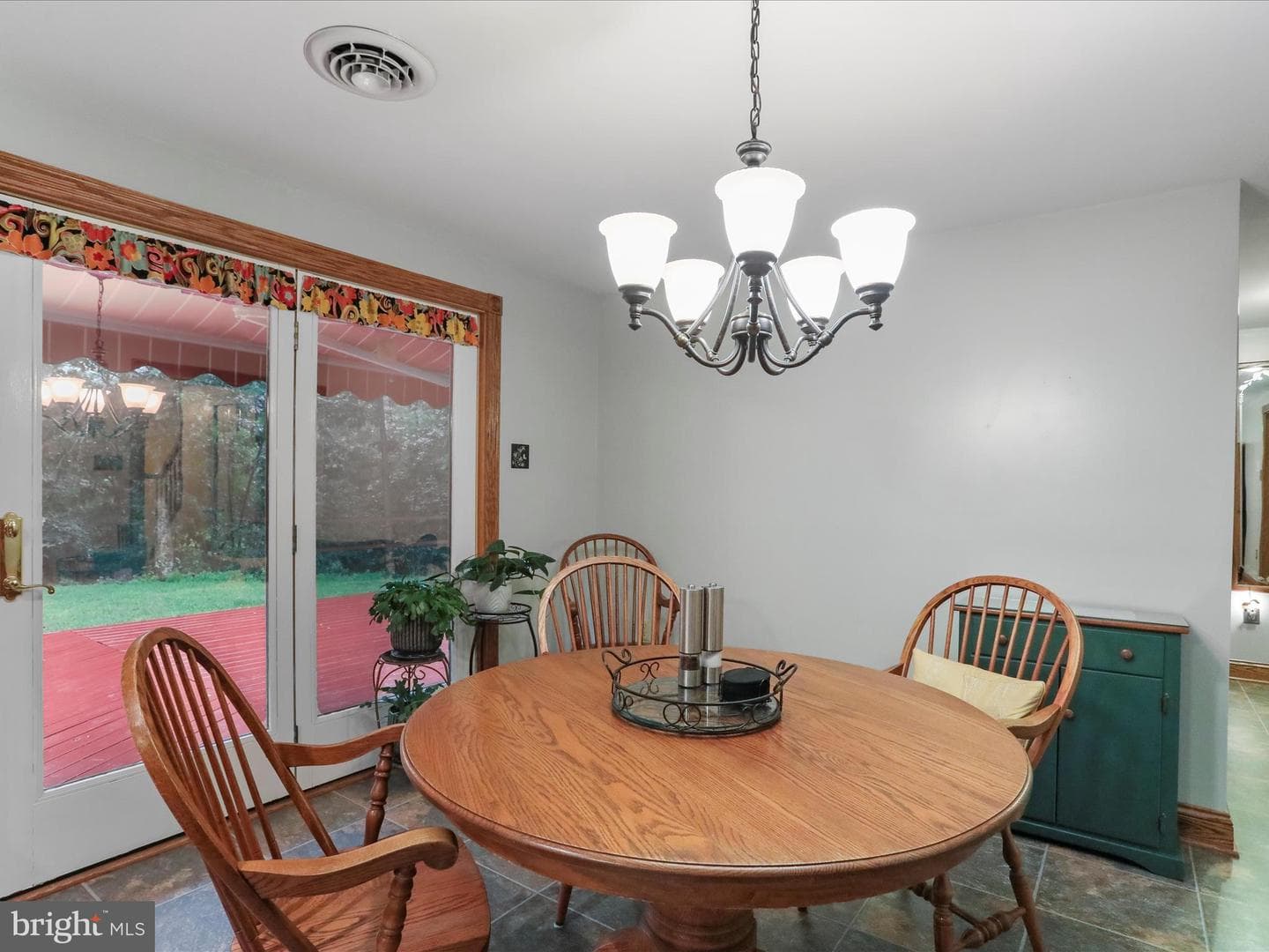 260 Edith Lane photo 6