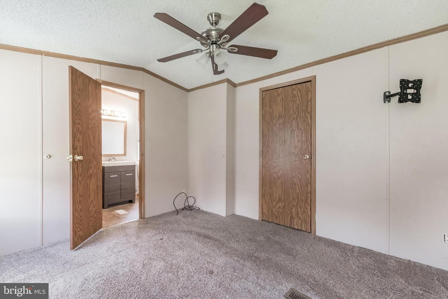 803 Royal Crest Drive photo 20