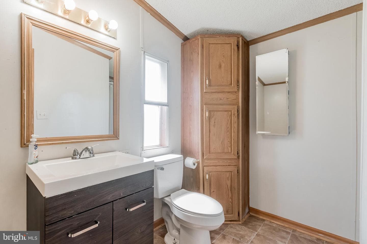 803 Royal Crest Drive photo 24