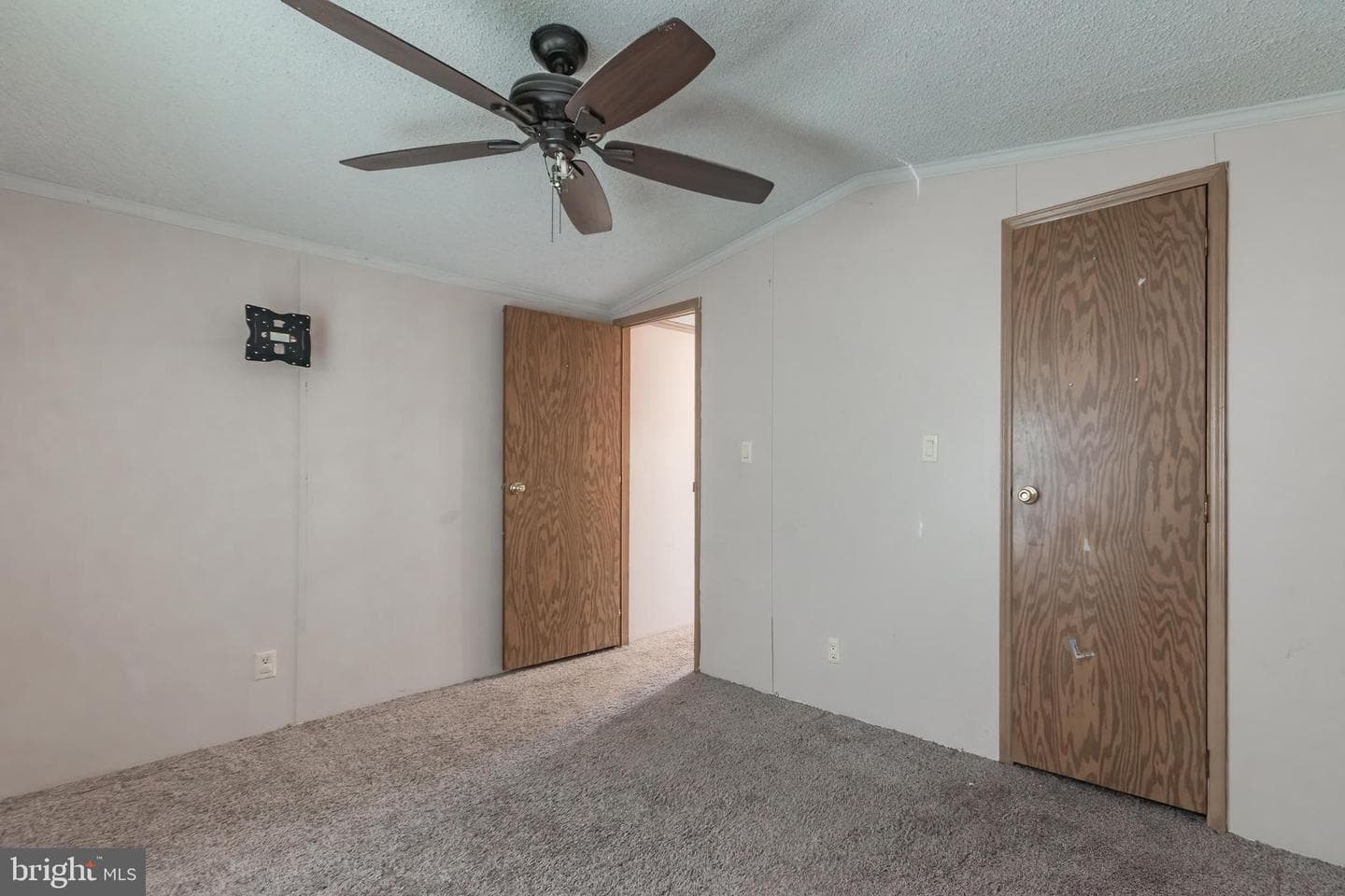 803 Royal Crest Drive photo 35