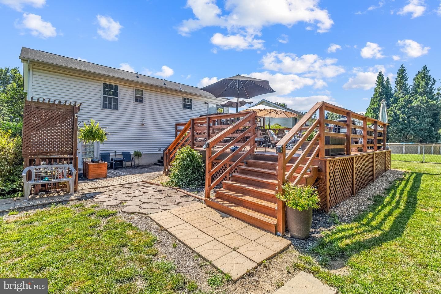 266 Nottingham Boulevard photo 27