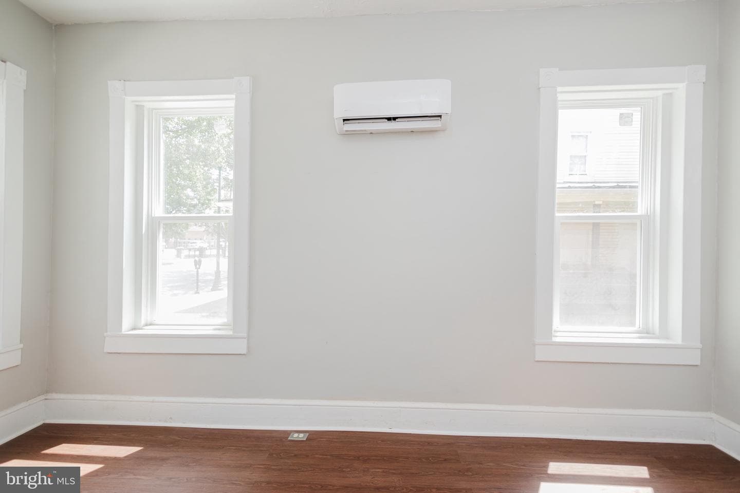 315 S Queen Street photo 10