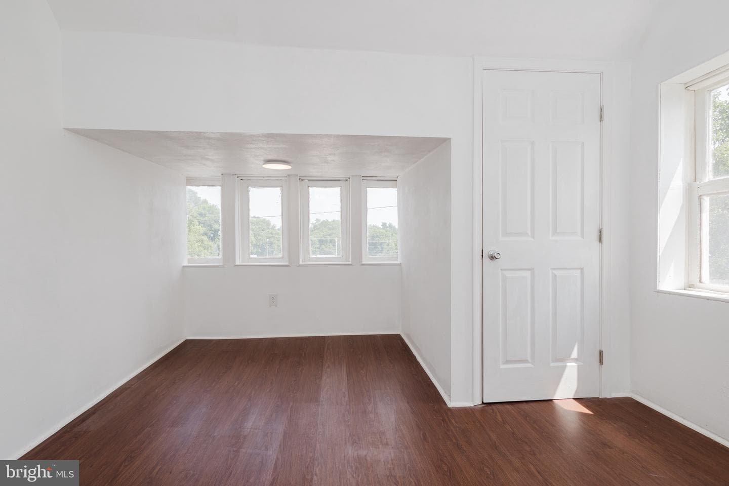 315 S Queen Street photo 18