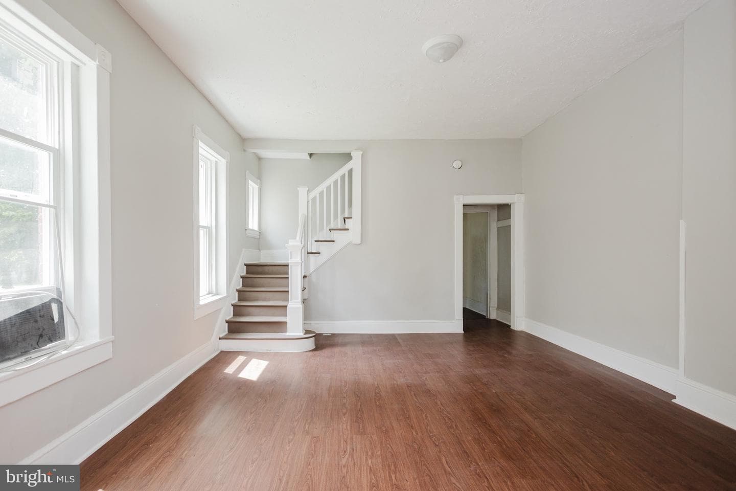 315 S Queen Street photo 4