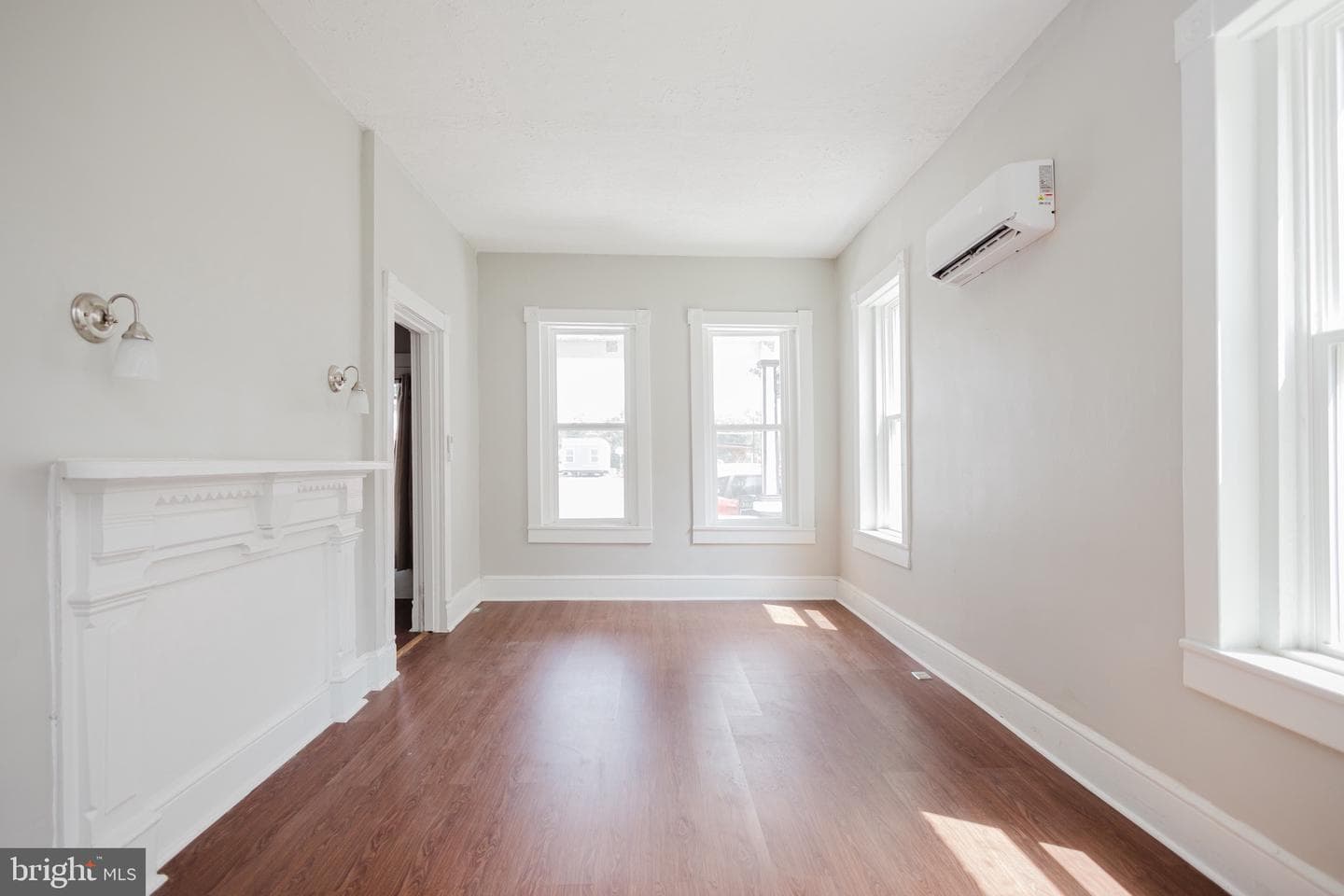 315 S Queen Street photo 8