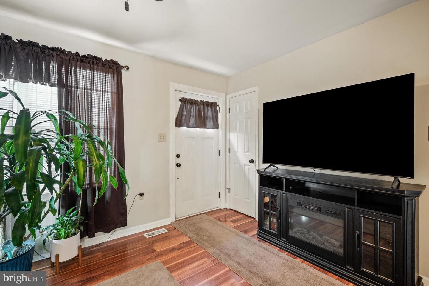 192 Arch Street photo 5