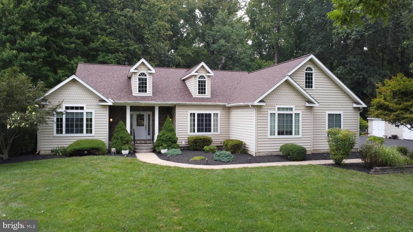 451 Appian Way photo 1