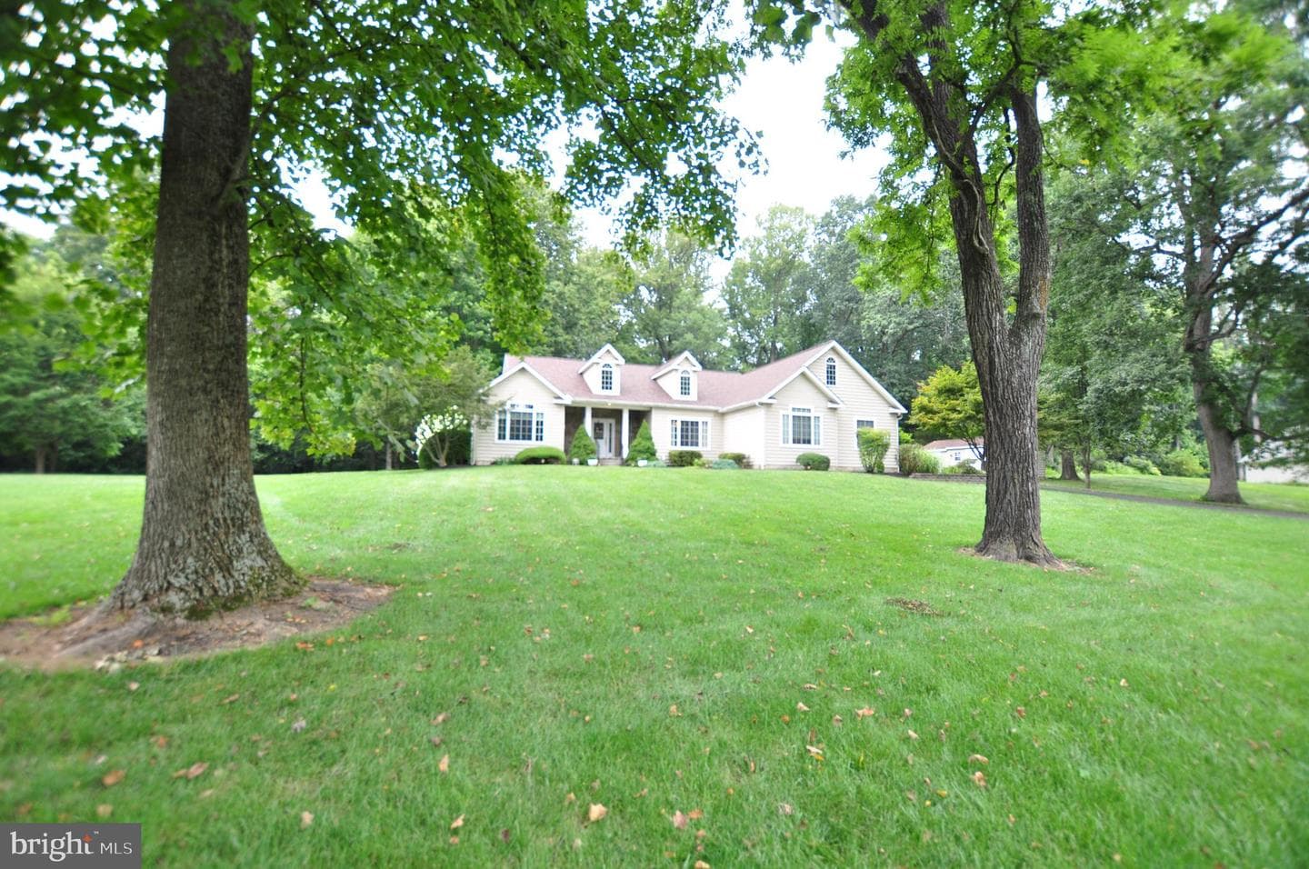 451 Appian Way photo 3