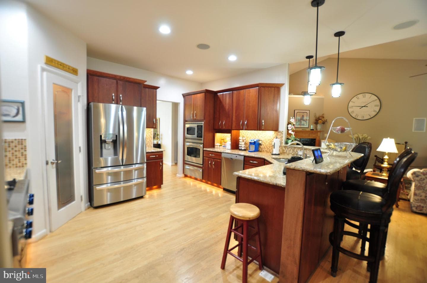 451 Appian Way photo 33