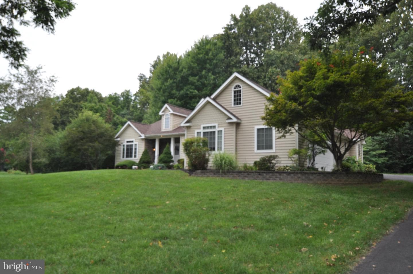 451 Appian Way photo 6