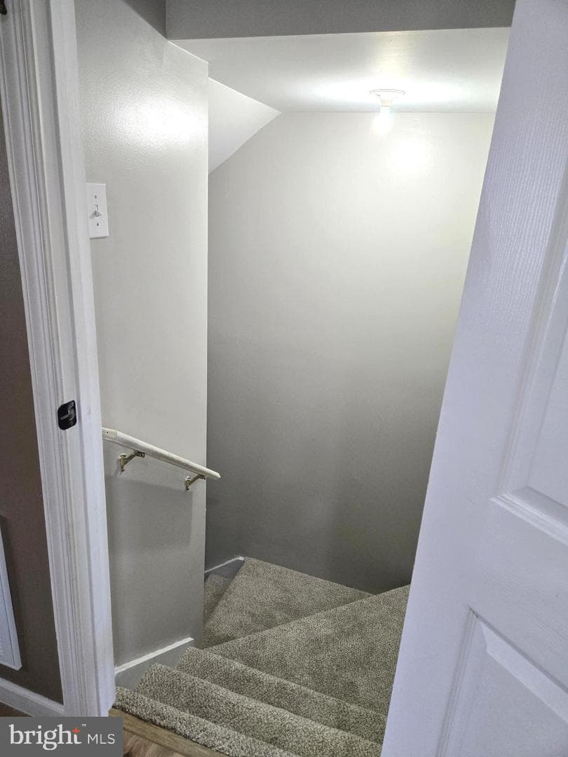 19 Litchfield Lane E photo 34