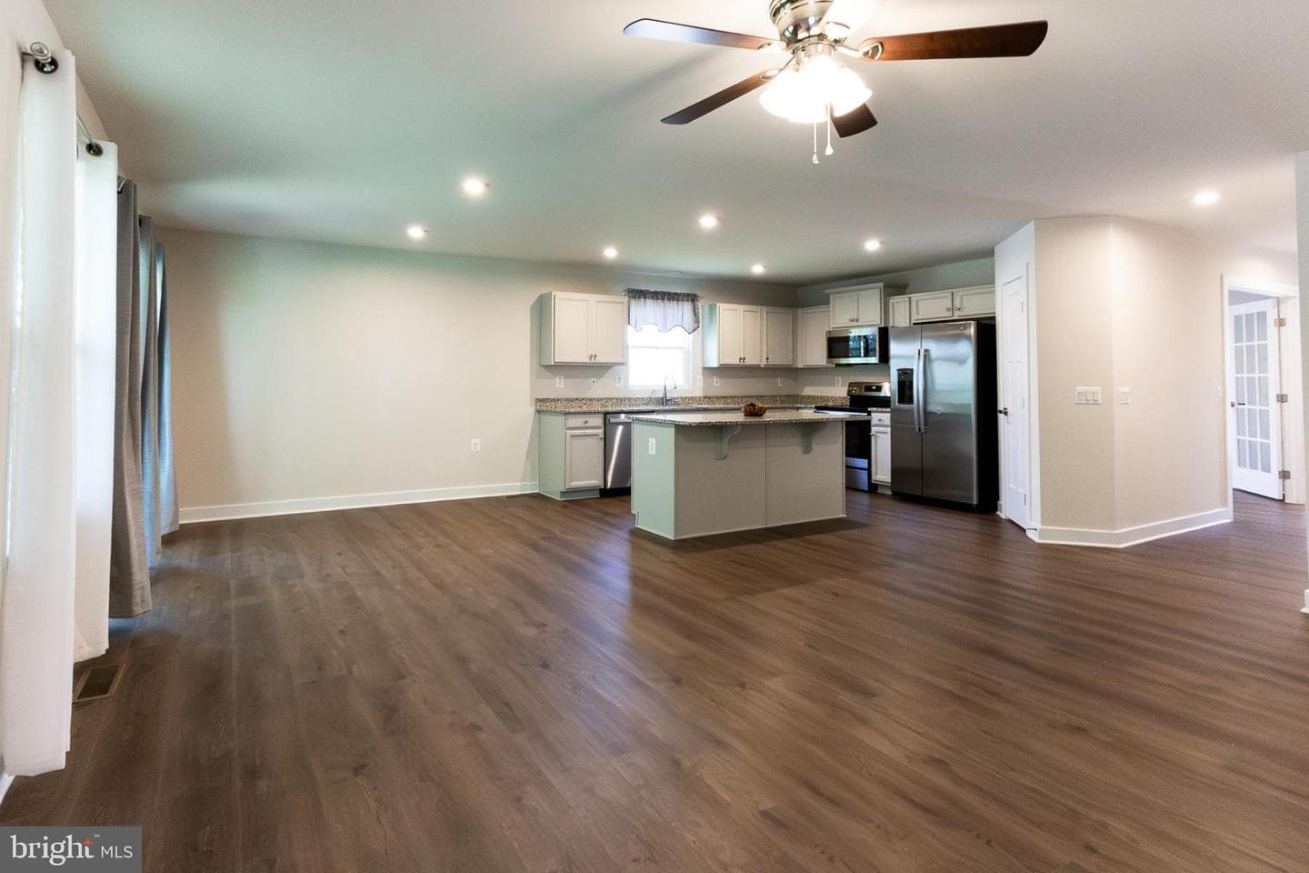 69 Hydro Road photo 16