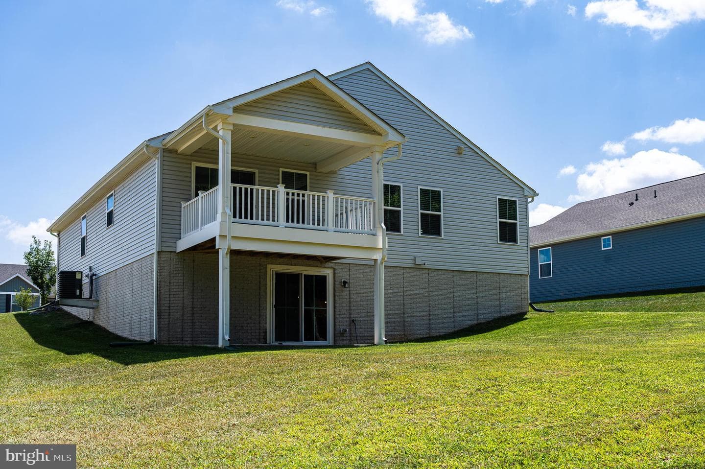 69 Hydro Road photo 3