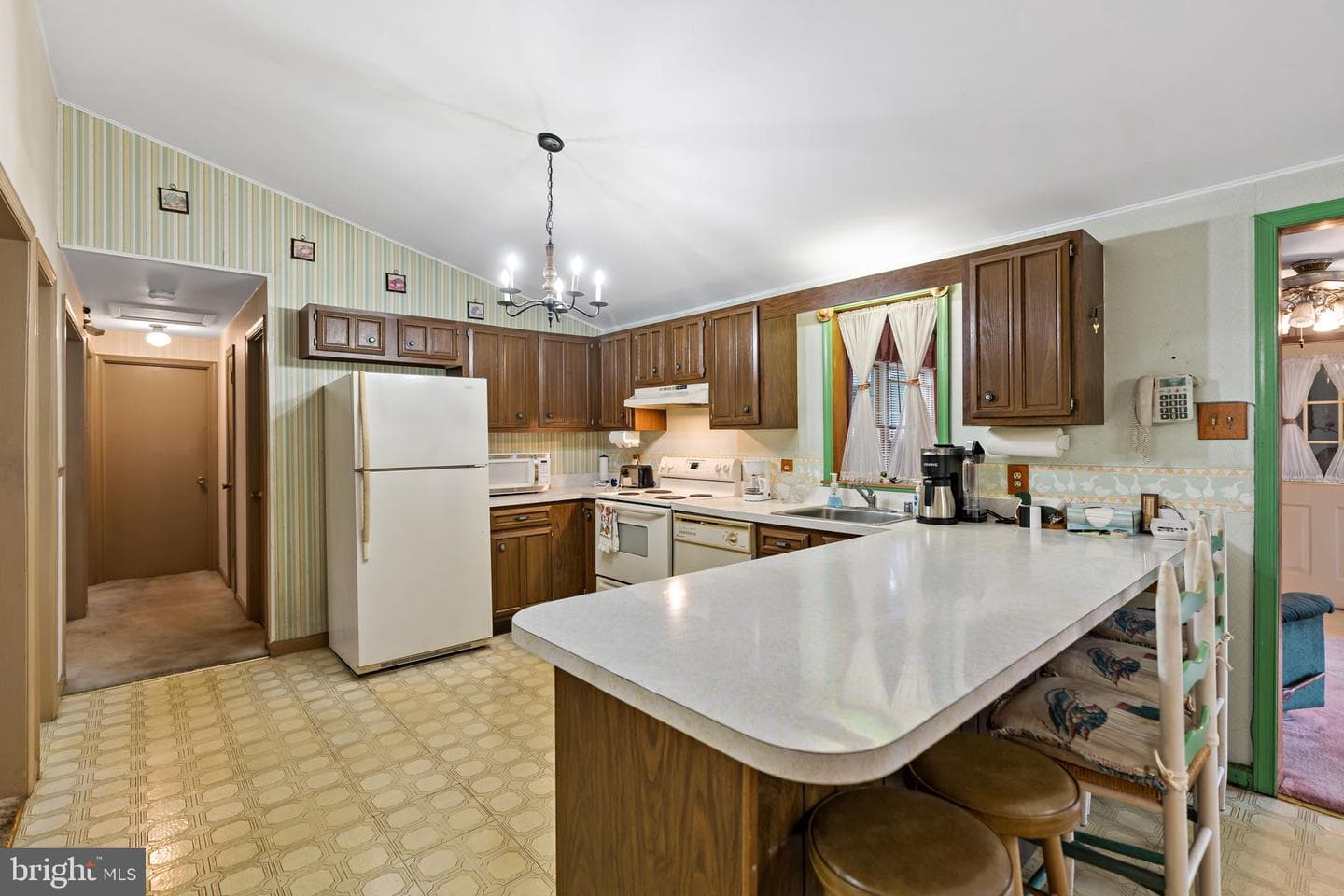 49 Hinton Court photo 13