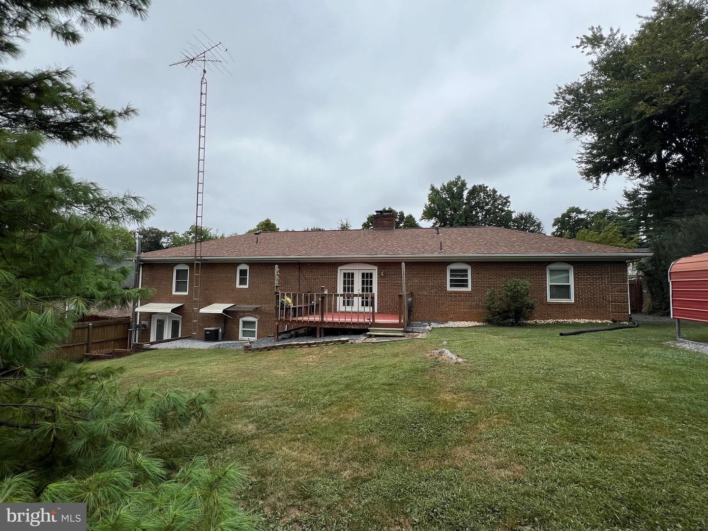 905 Hillcrest Drive photo 6