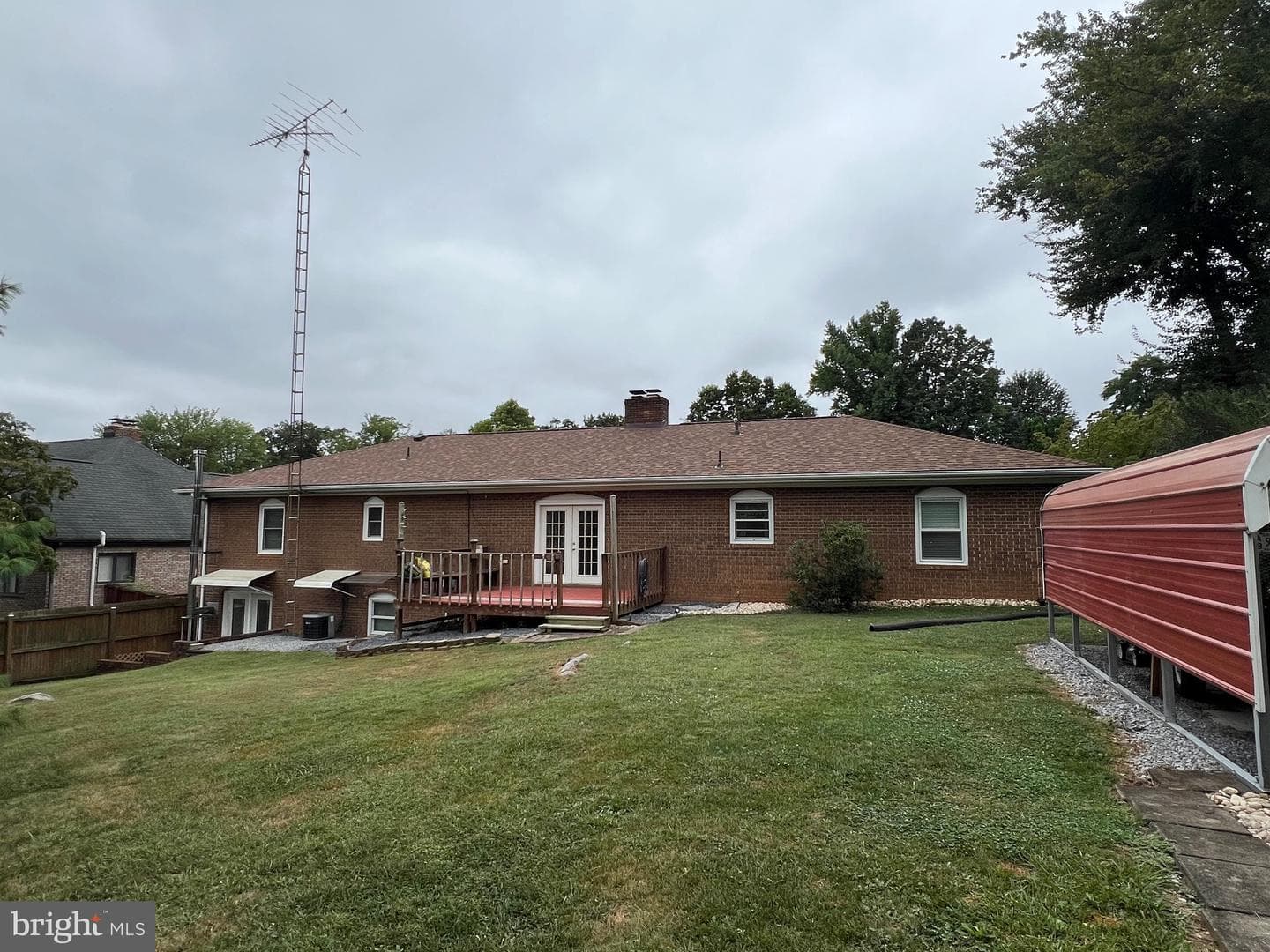 905 Hillcrest Drive photo 7