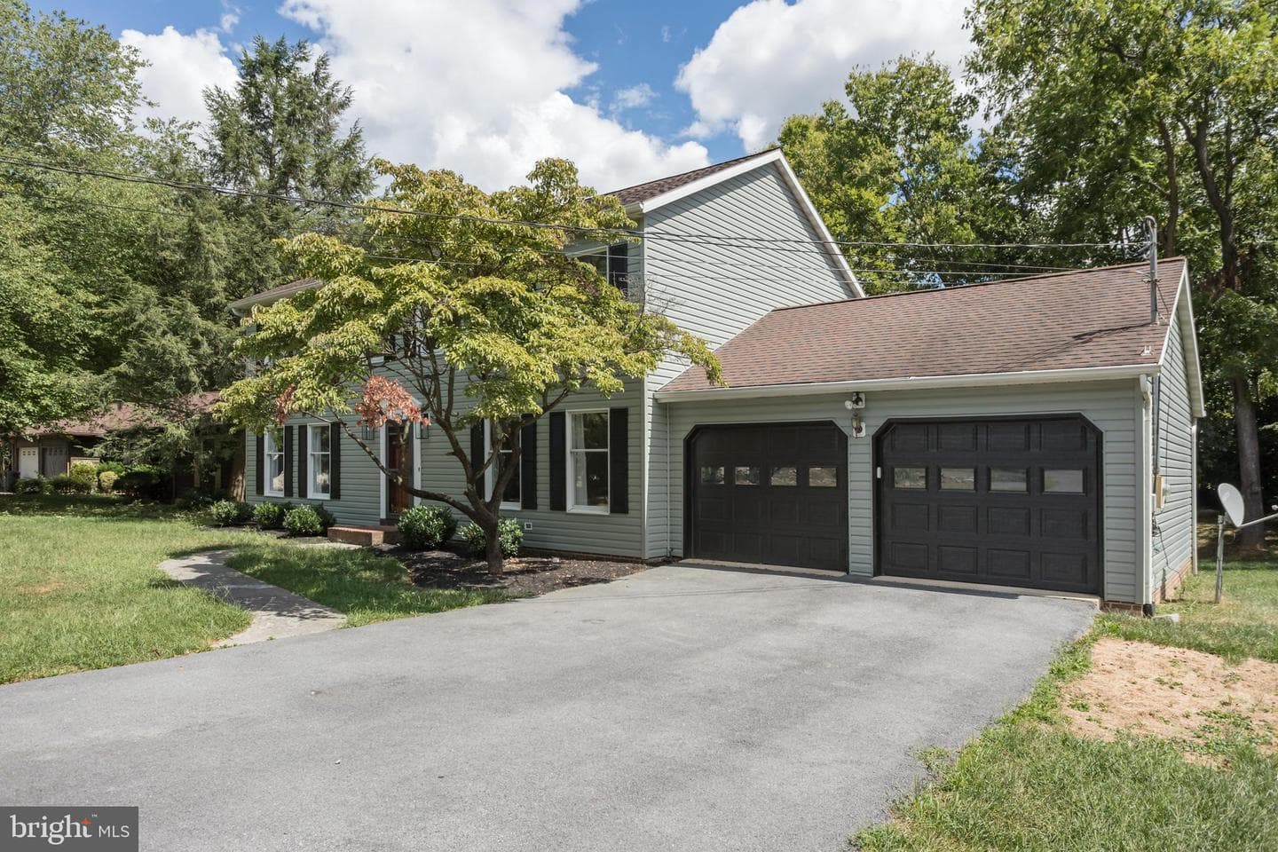 919 Hillcrest photo 35