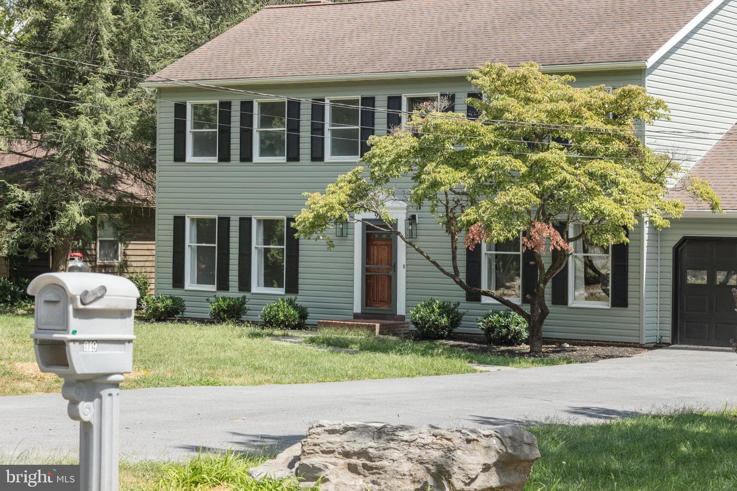919 Hillcrest photo 40