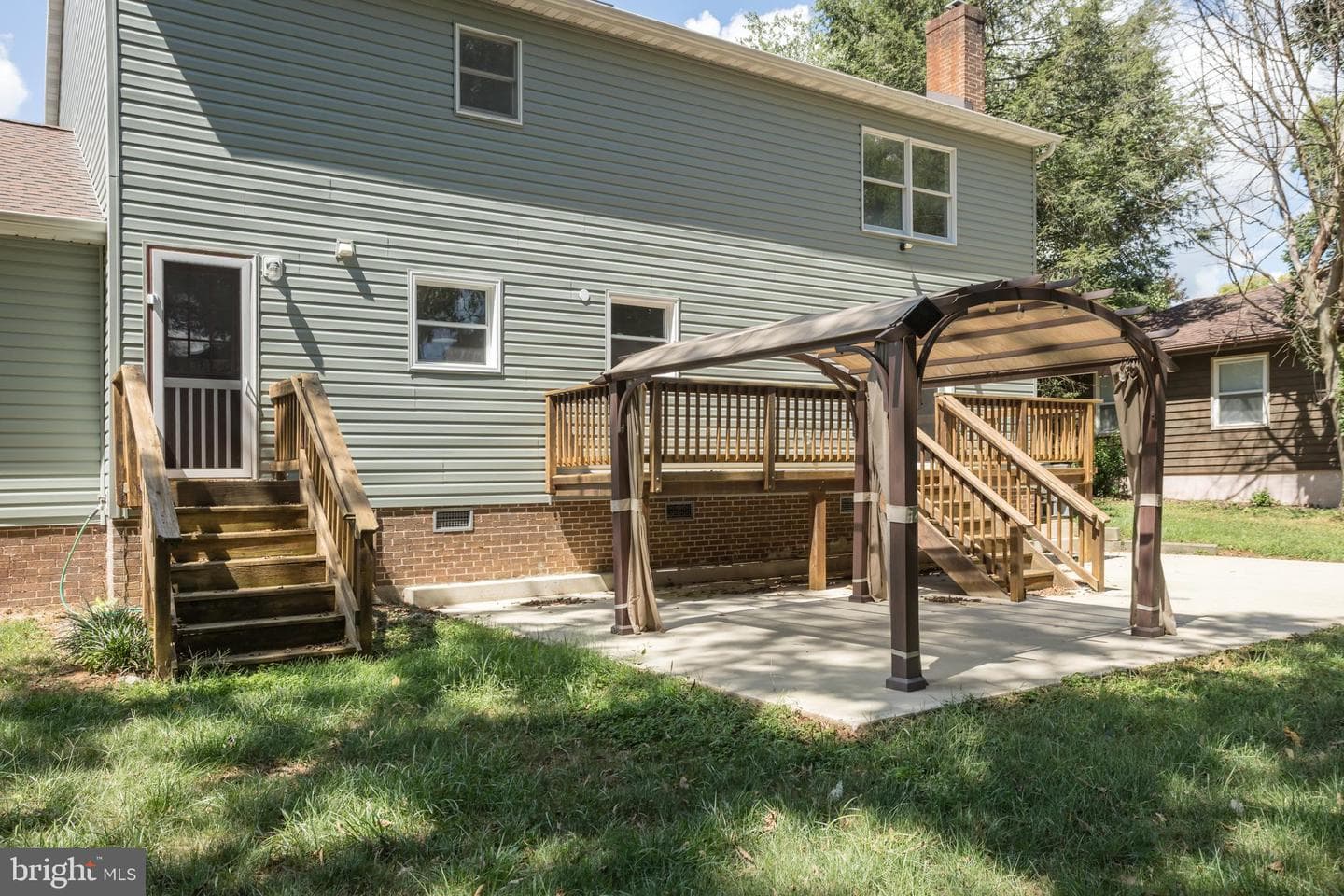 919 Hillcrest photo 43
