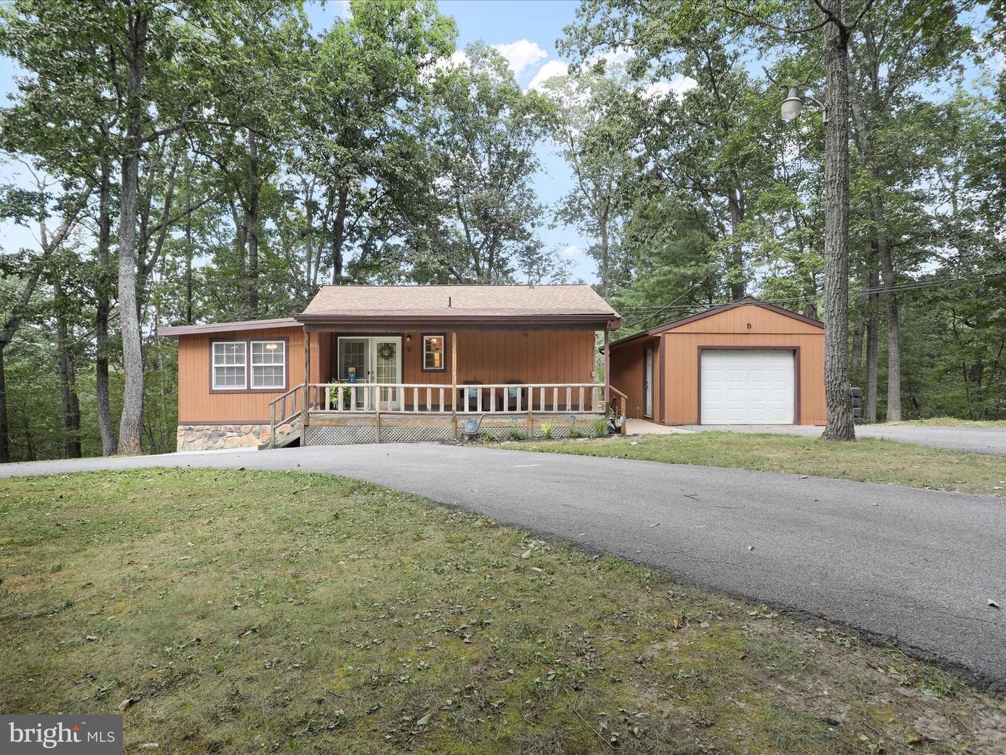82 Sassafras Lane photo 3