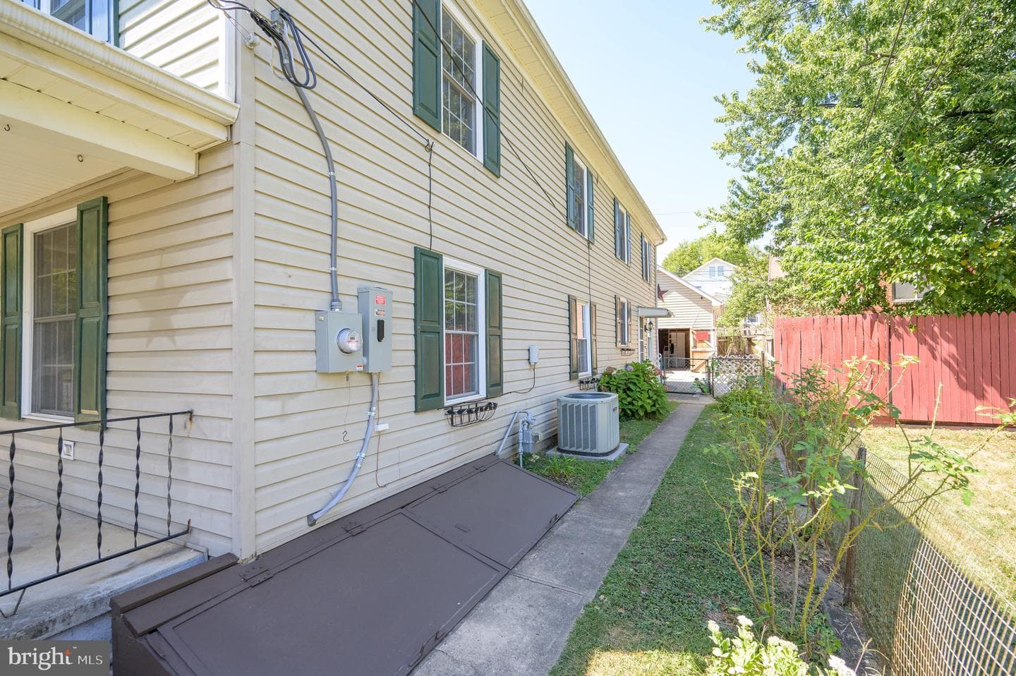485 Porter Avenue photo 13