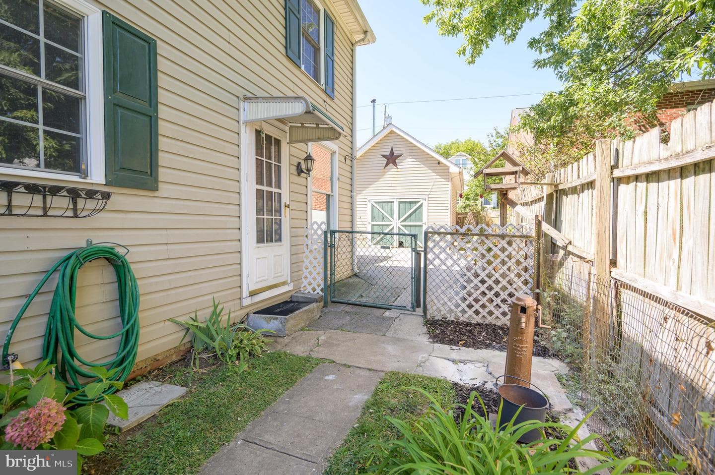 485 Porter Avenue photo 14