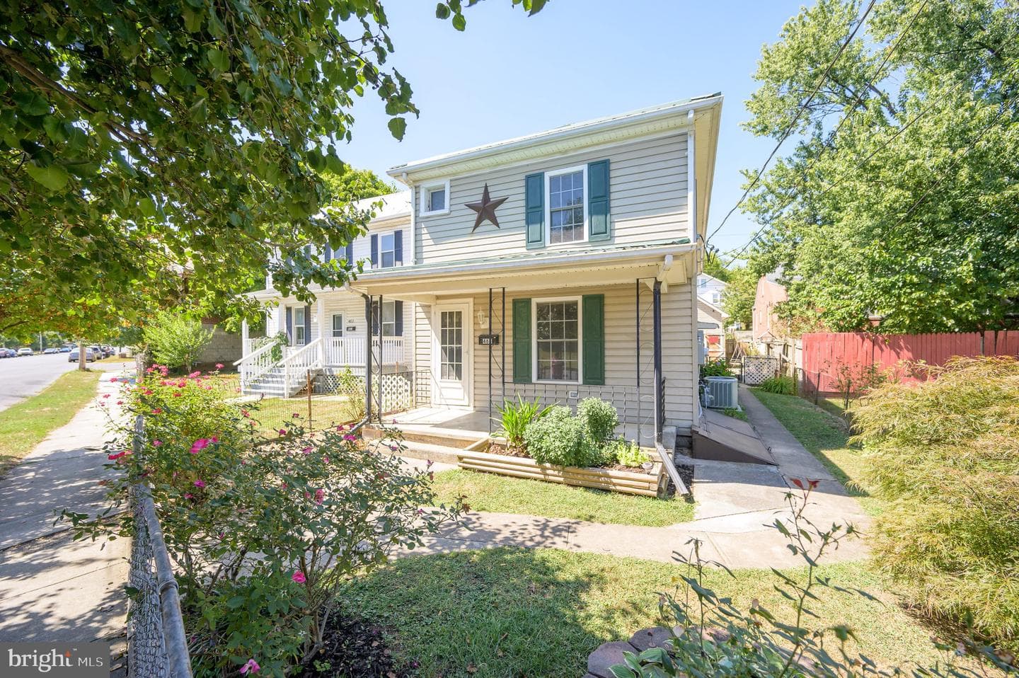 485 Porter Avenue photo 3