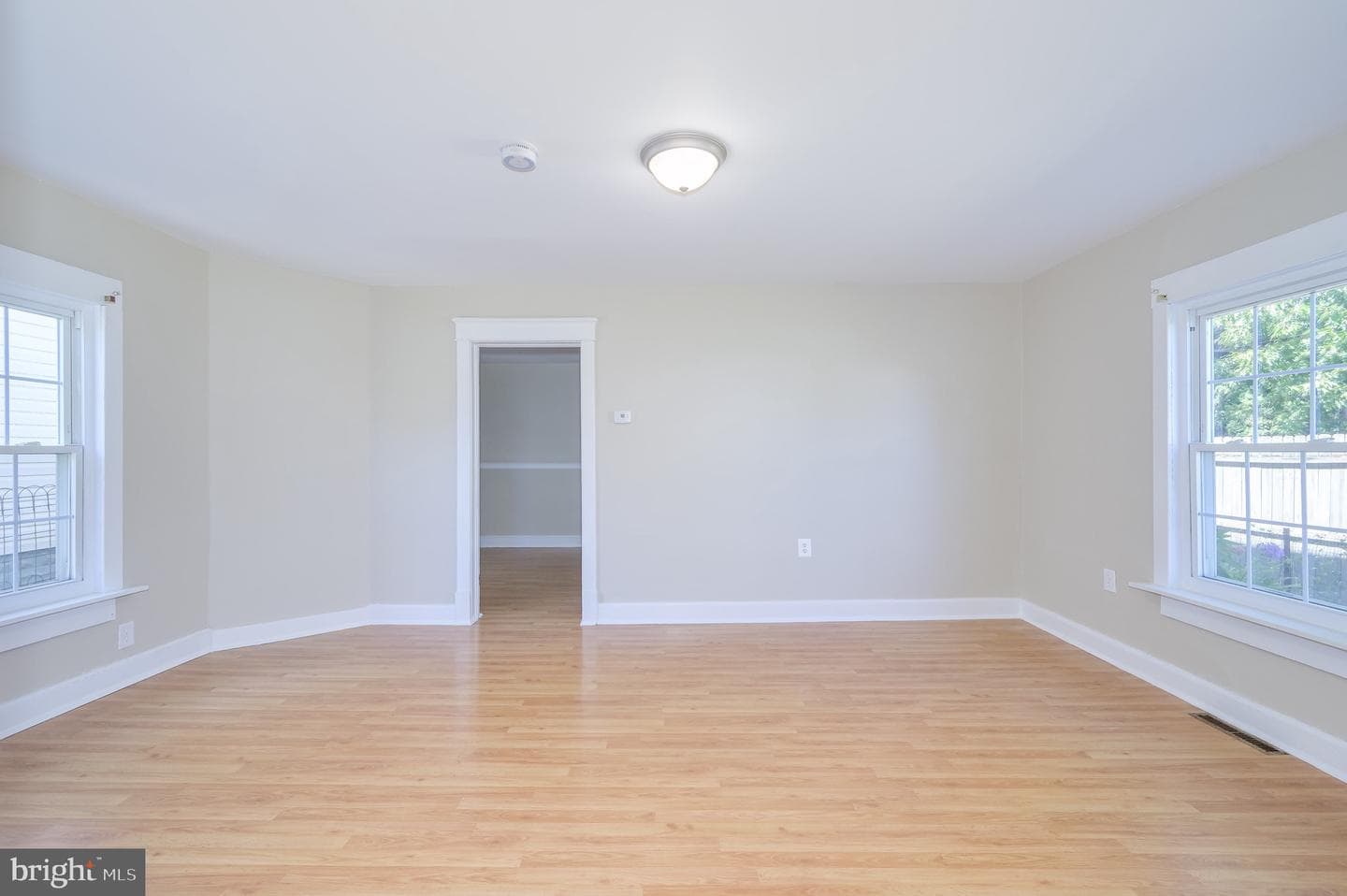 485 Porter Avenue photo 32