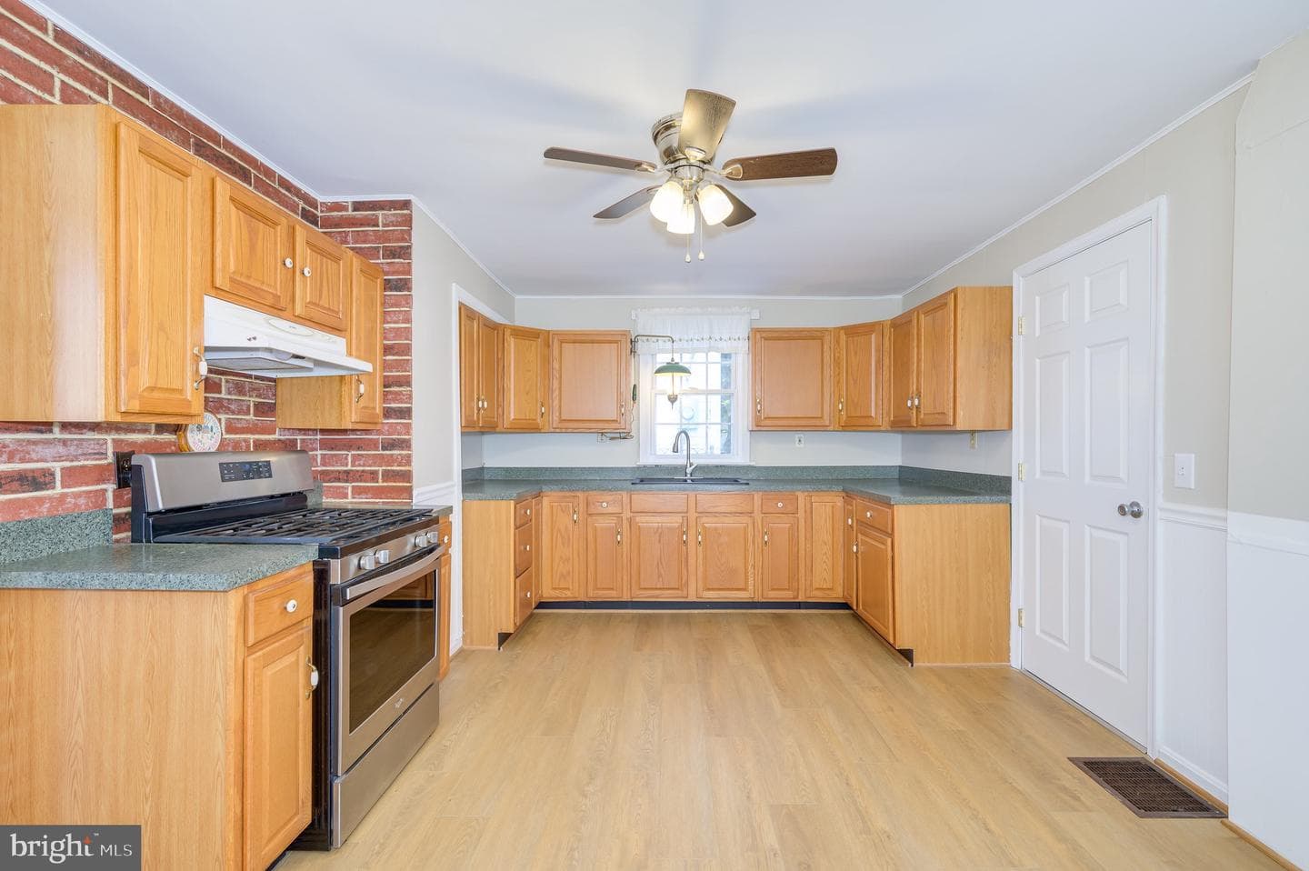 485 Porter Avenue photo 38