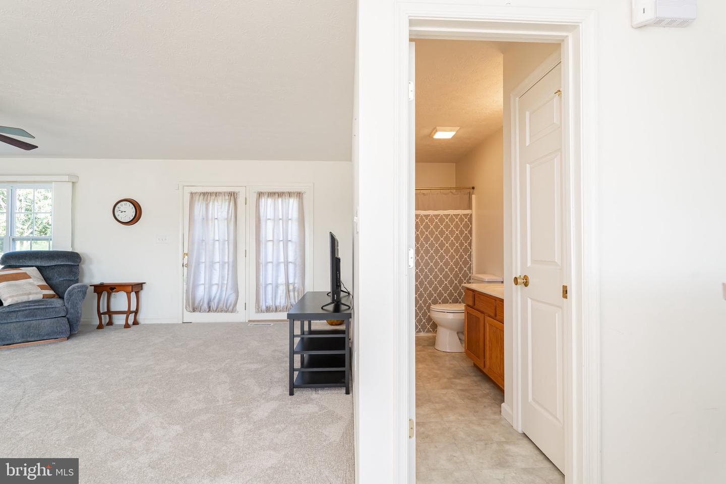 386 Pacific Boulevard photo 12
