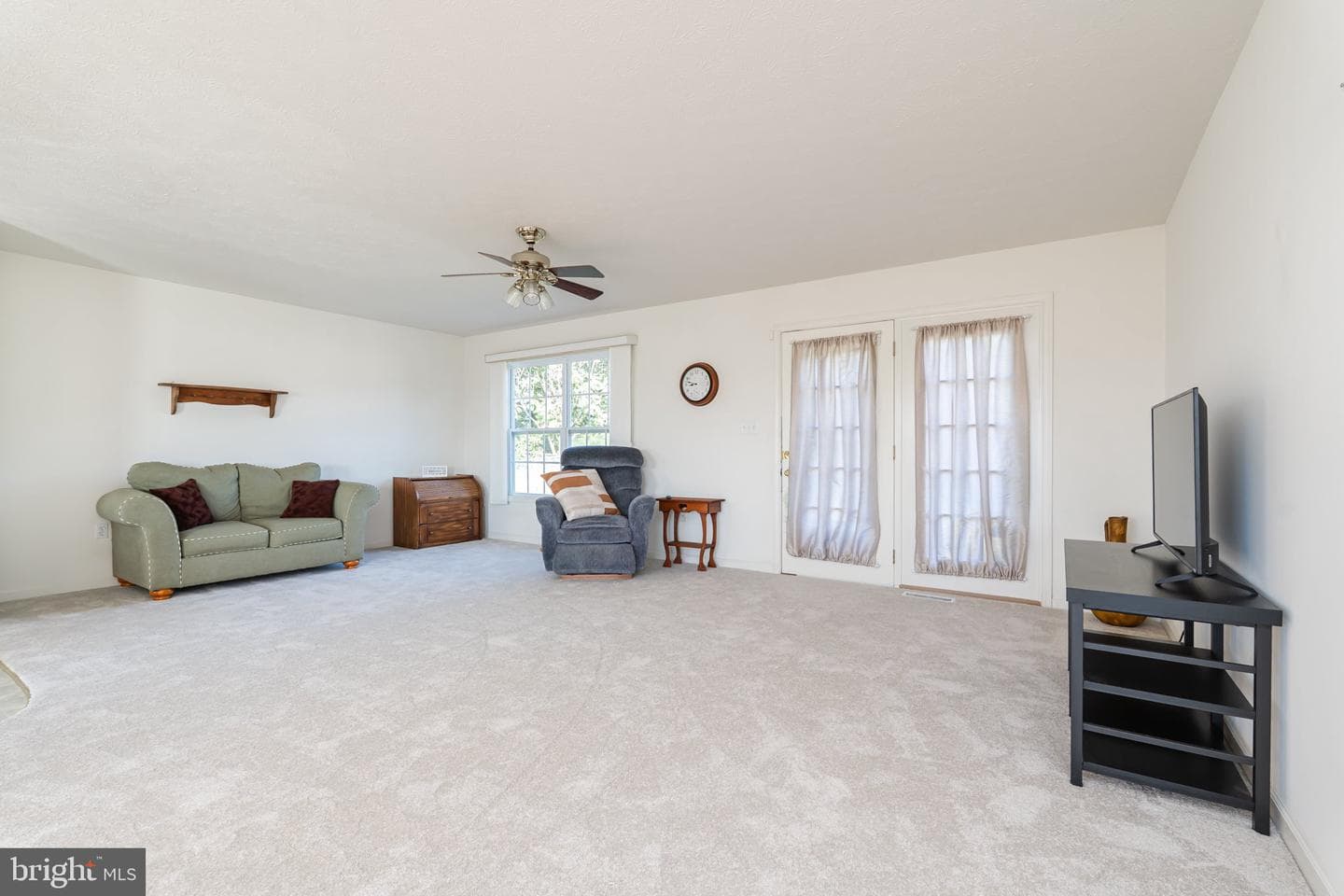 386 Pacific Boulevard photo 13