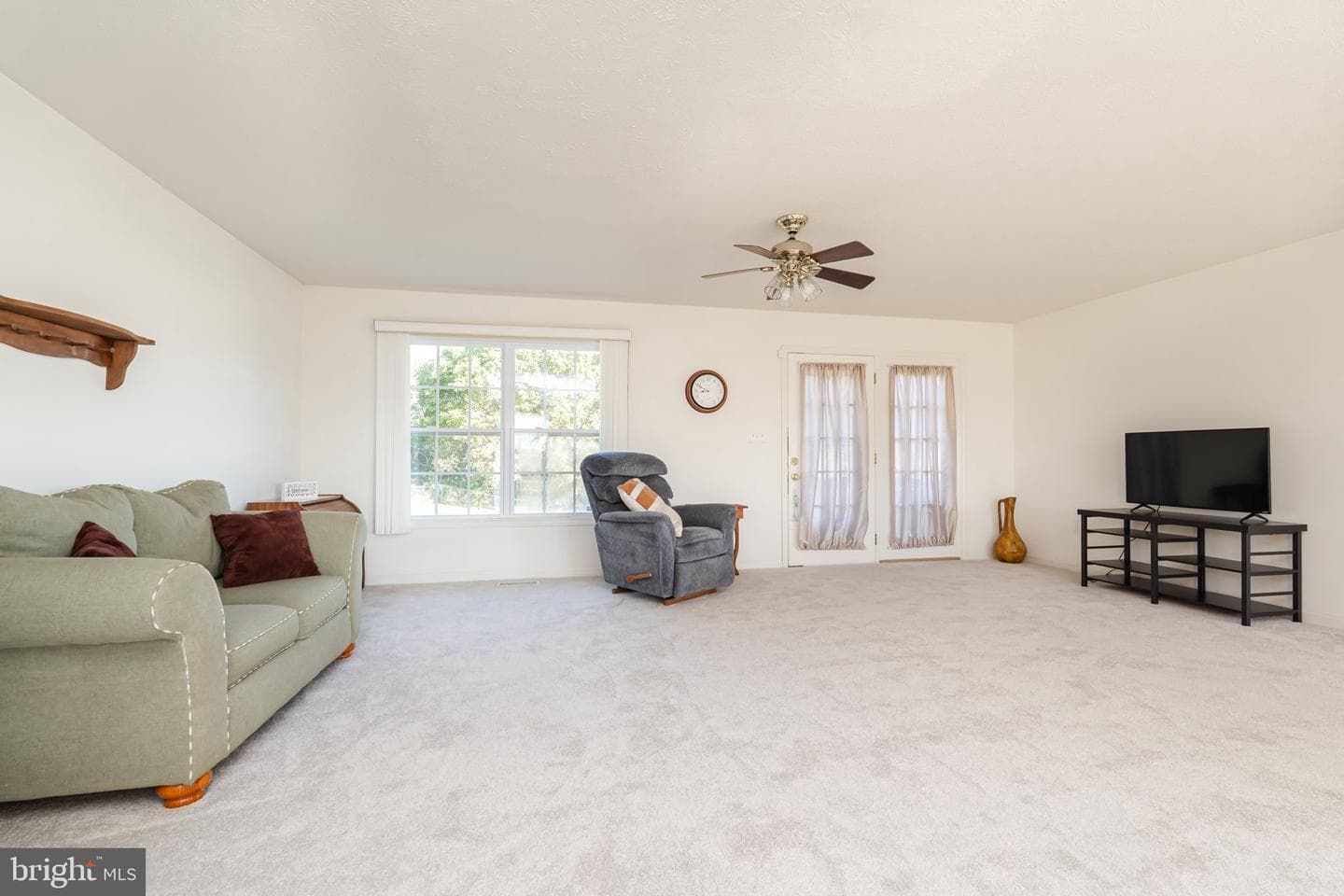 386 Pacific Boulevard photo 20