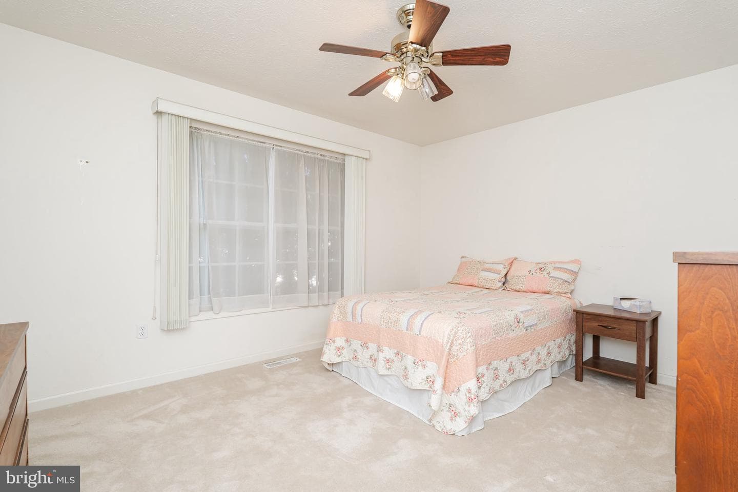 386 Pacific Boulevard photo 26