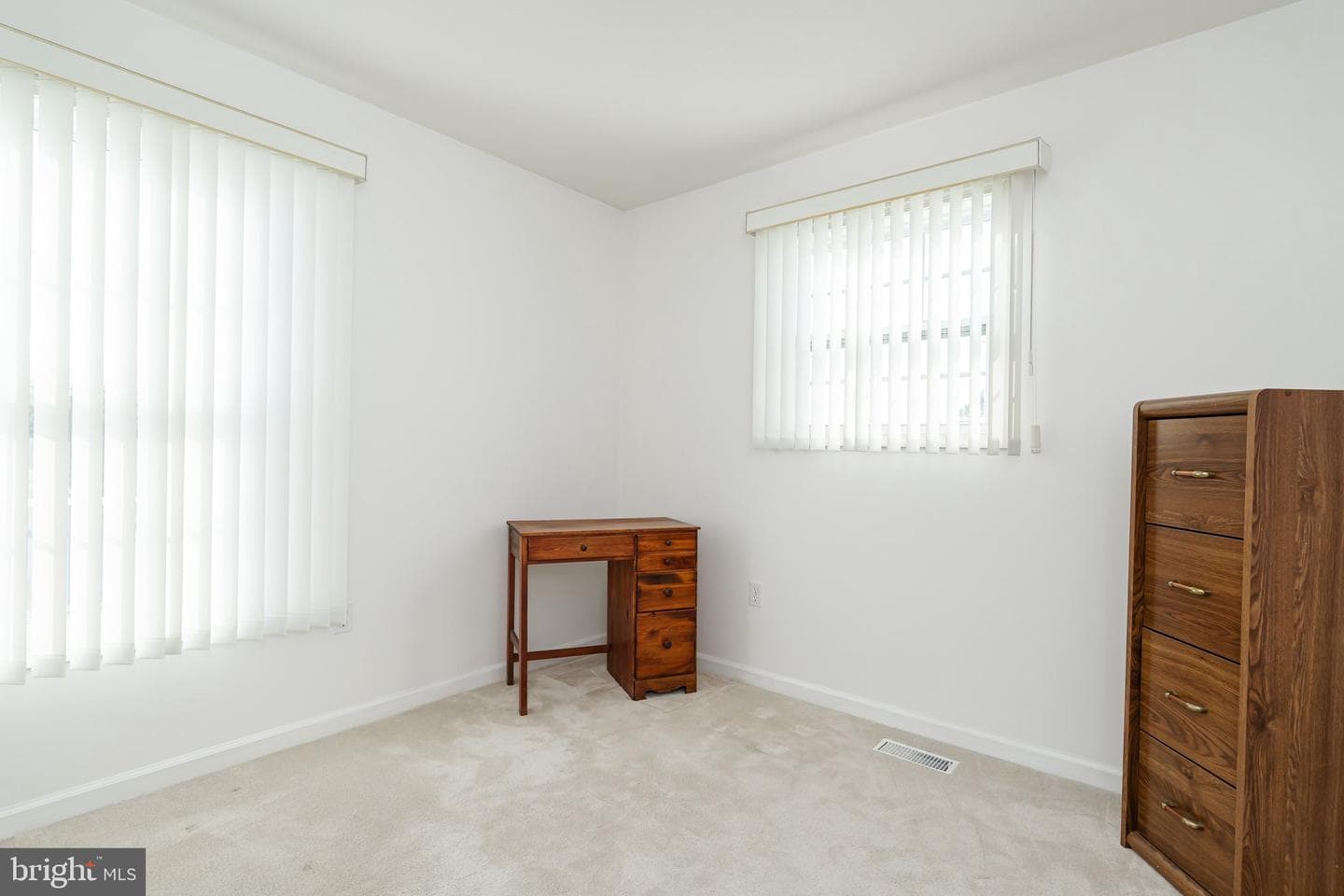 386 Pacific Boulevard photo 31
