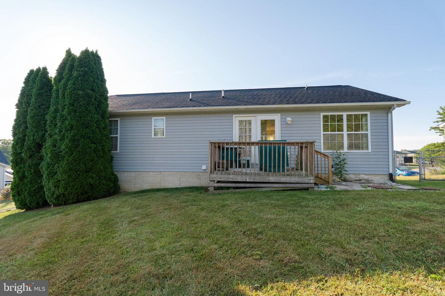 386 Pacific Boulevard photo 8