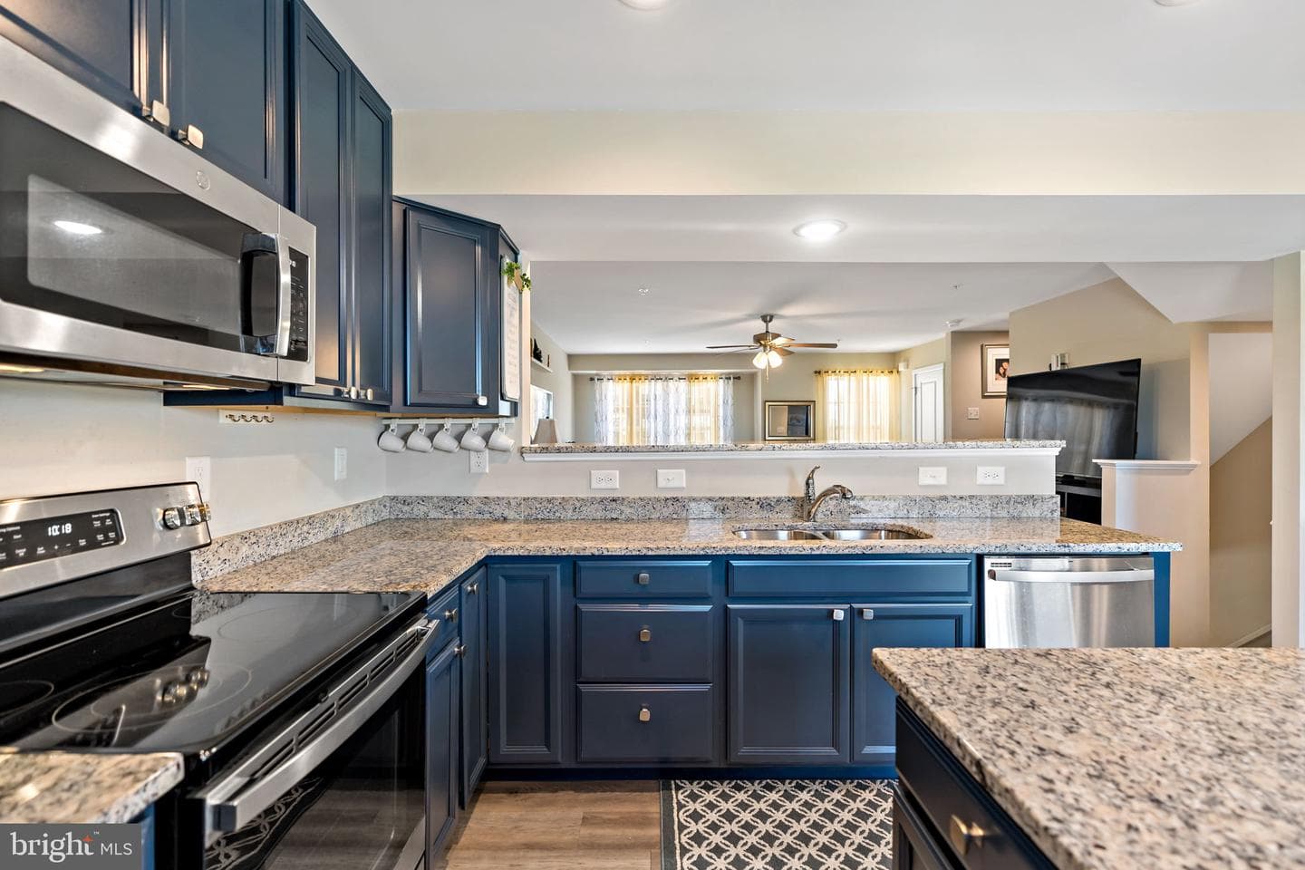 137 Carnes Way photo 11